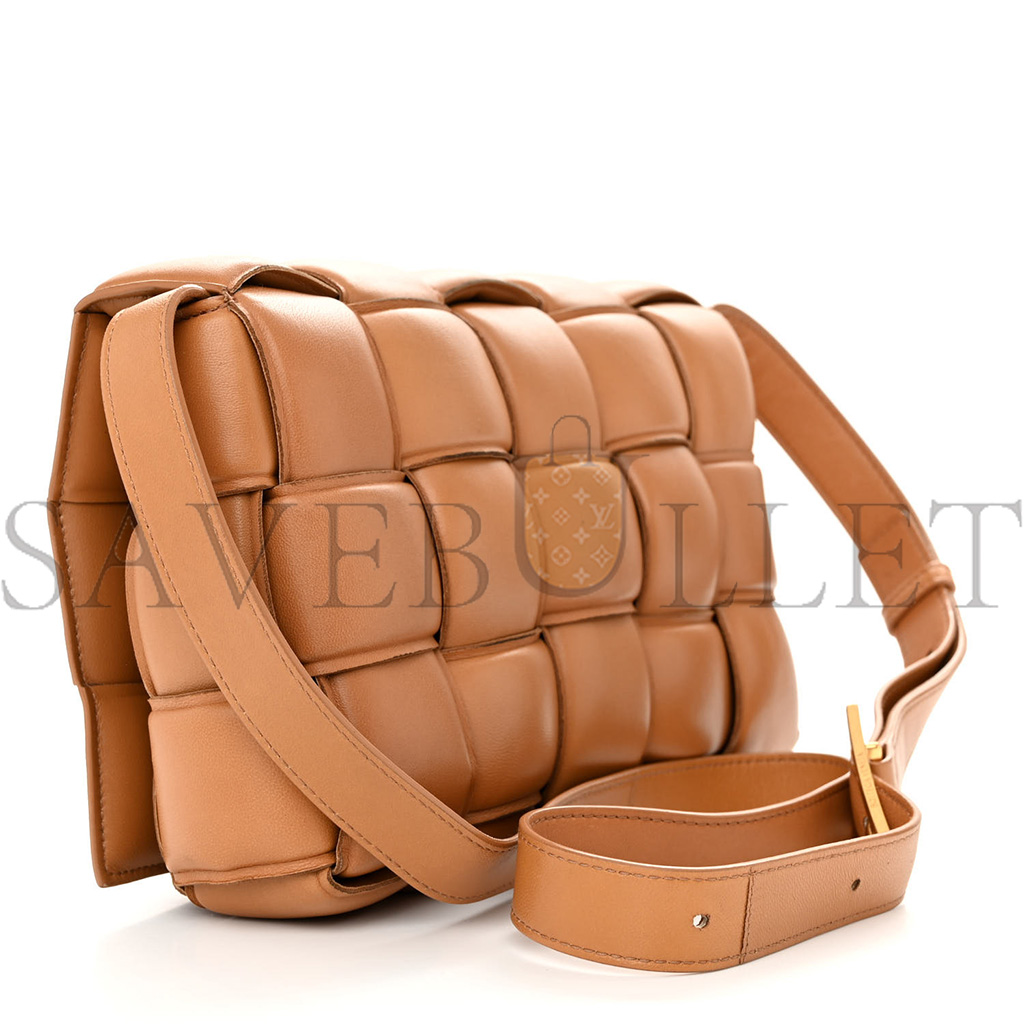 BOTTEGA VENETA NAPPA MAXI INTRECCIO PADDED CASSETTE CROSSBODY BAG CARAMEL (26*18*8cm)