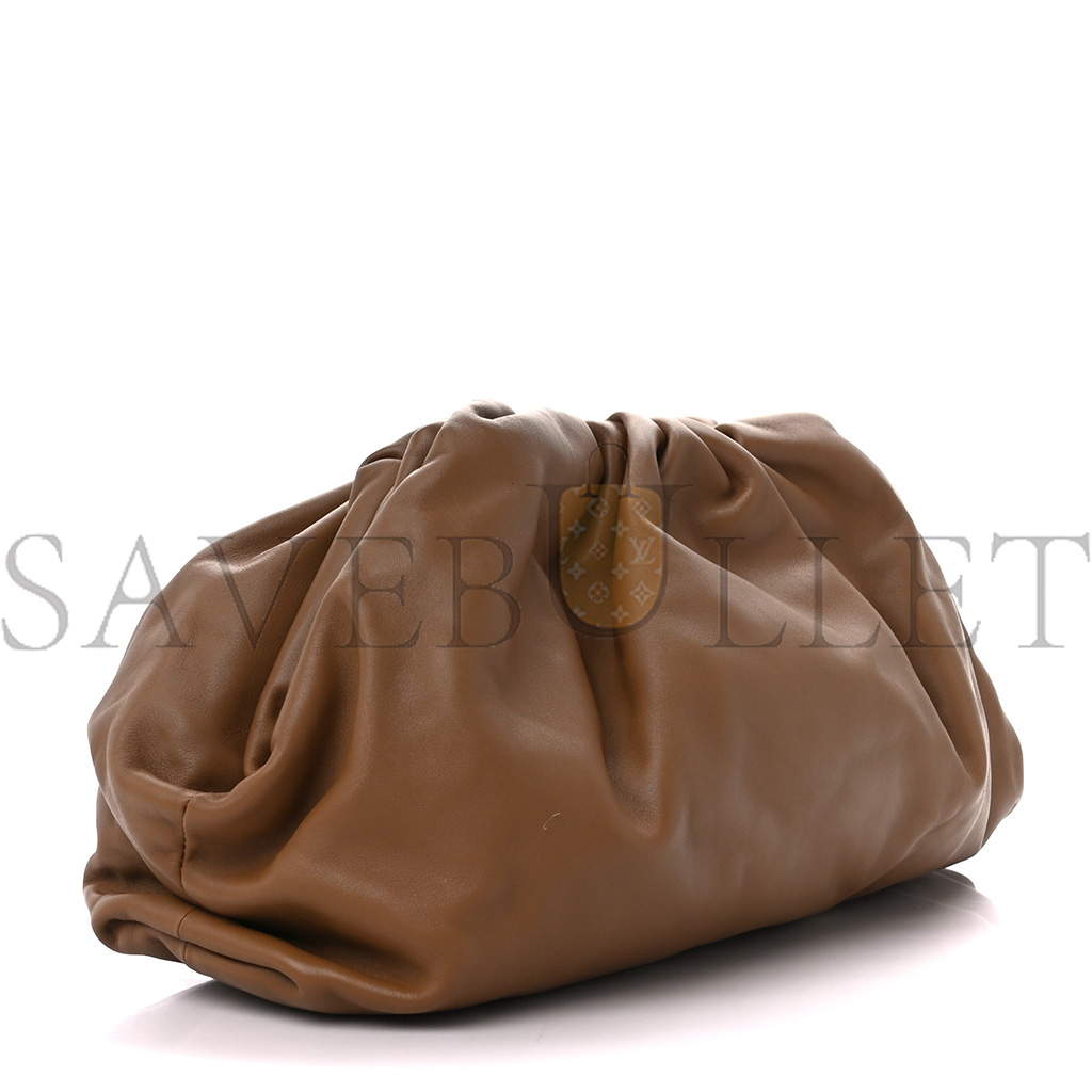 BOTTEGA VENETA SMOOTH BUTTER CALF THE POUCH OVERSIZED CLUTCH TEAK (39*19*9cm)