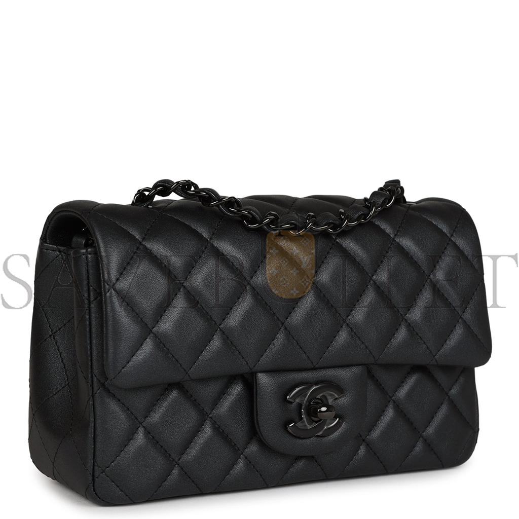 CHANEL MINI RECTANGULAR FLAP SO BLACK IRIDESCENT LAMBSKIN BLACK HARDWARE AP1116 (20*13*6cm) 